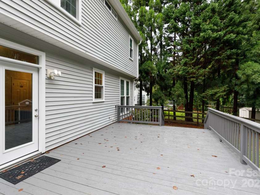 14006 Hatton Cross Drive, Charlotte, NC 28278.  MLS# CAR4285617, YatesRealty ID 30961. 