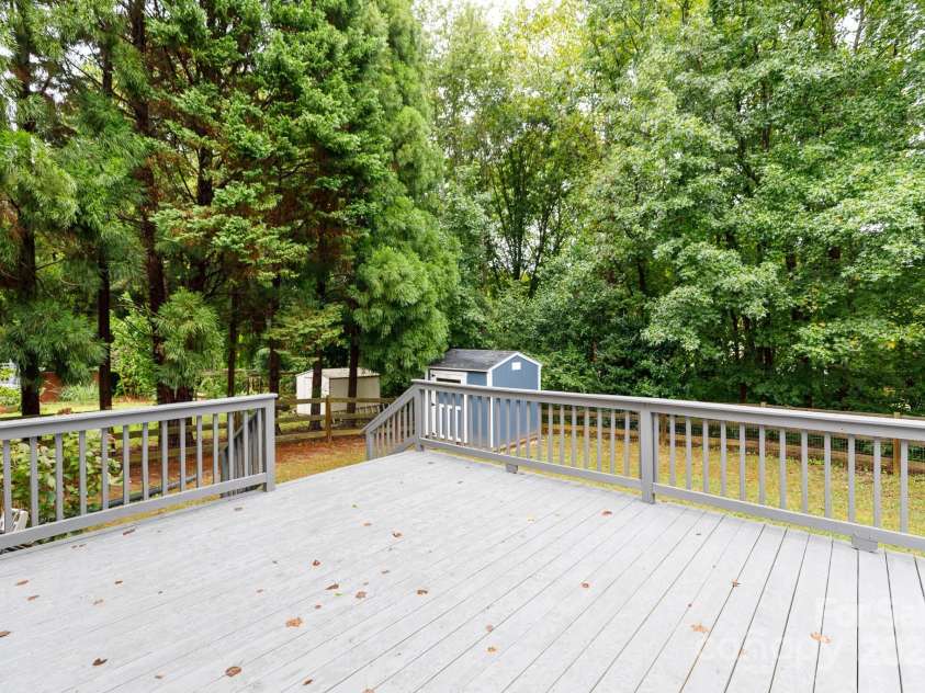 14006 Hatton Cross Drive, Charlotte, NC 28278.  MLS# CAR4285617, YatesRealty ID 30961. 