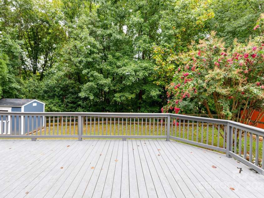 14006 Hatton Cross Drive, Charlotte, NC 28278.  MLS# CAR4285617, YatesRealty ID 30961. 