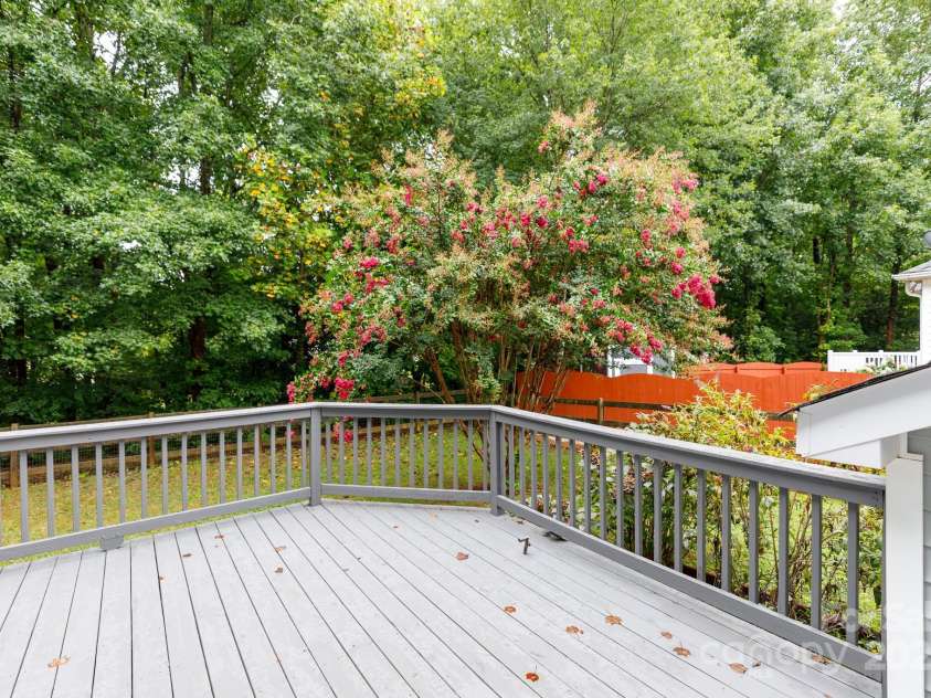 14006 Hatton Cross Drive, Charlotte, NC 28278.  MLS# CAR4285617, YatesRealty ID 30961. 