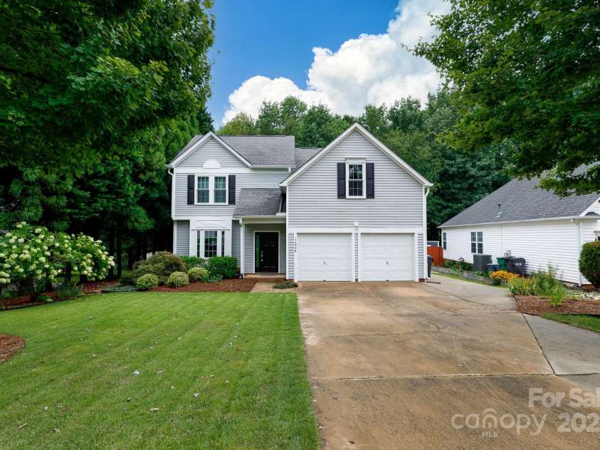 14006 Hatton Cross Drive, Charlotte, NC 28278.  MLS# CAR4285617, YatesRealty ID 30961. 