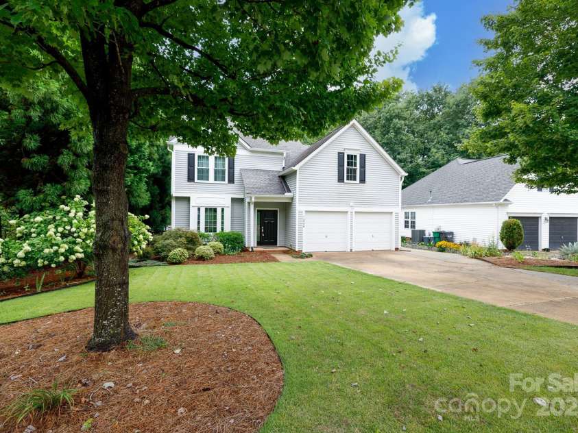 14006 Hatton Cross Drive, Charlotte, NC 28278.  MLS# CAR4285617, YatesRealty ID 30961. 