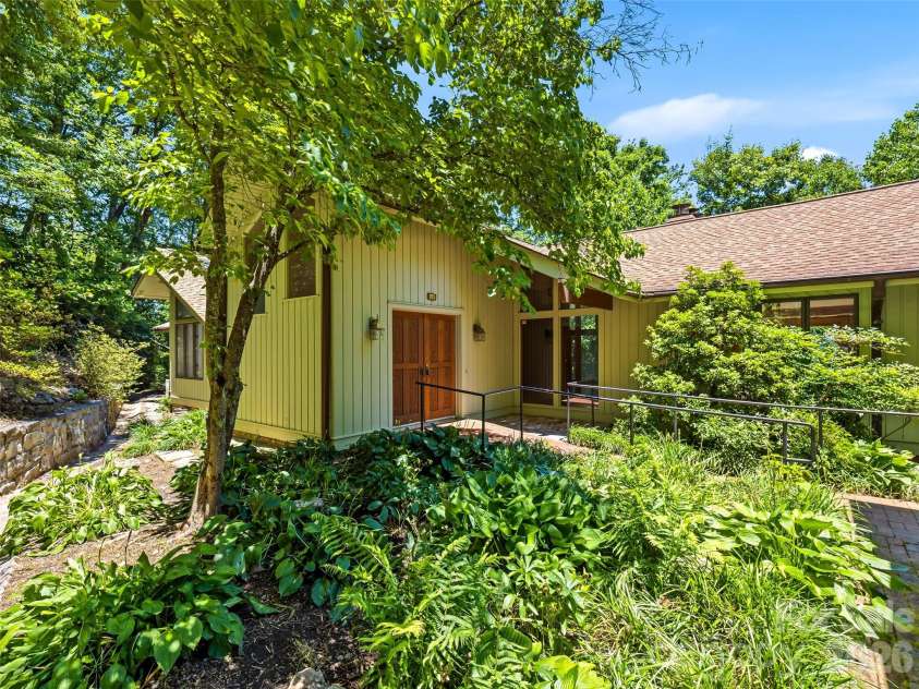 1430 Valmont Drive, Hendersonville, NC 28791.  MLS# CAR4390315, YatesRealty ID 30961. 