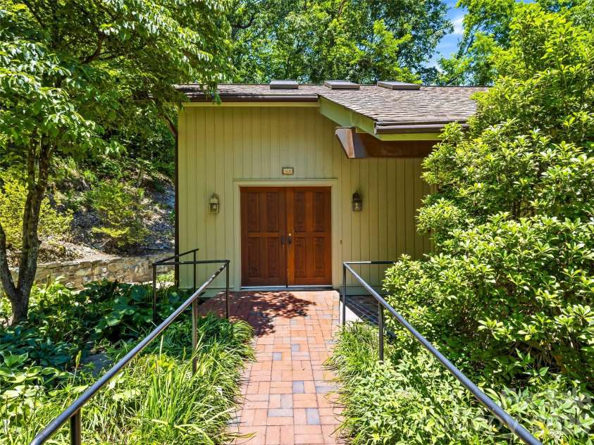 1430 Valmont Drive, Hendersonville, NC 28791.  MLS# CAR4390315, YatesRealty ID 30961. 