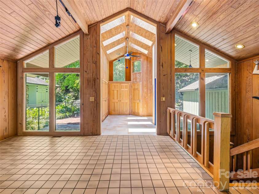 1430 Valmont Drive, Hendersonville, NC 28791.  MLS# CAR4390315, YatesRealty ID 30961. 