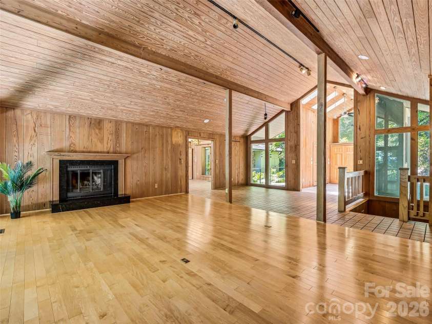 1430 Valmont Drive, Hendersonville, NC 28791.  MLS# CAR4390315, YatesRealty ID 30961. 