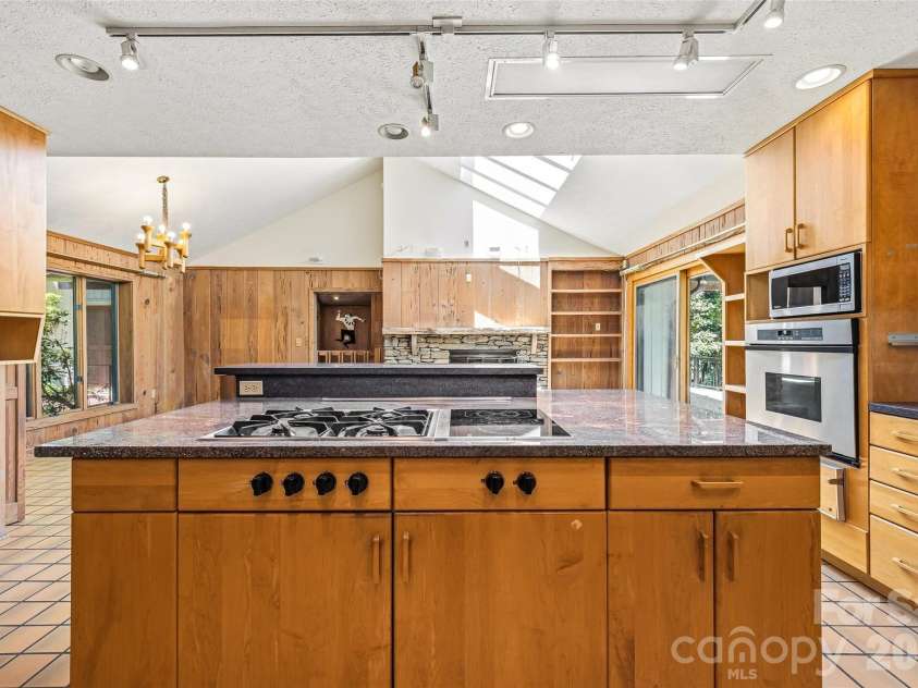 1430 Valmont Drive, Hendersonville, NC 28791.  MLS# CAR4390315, YatesRealty ID 30961. 