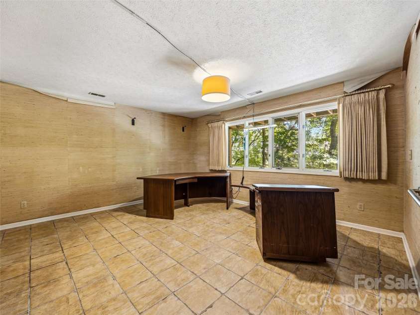 1430 Valmont Drive, Hendersonville, NC 28791.  MLS# CAR4390315, YatesRealty ID 30961. 