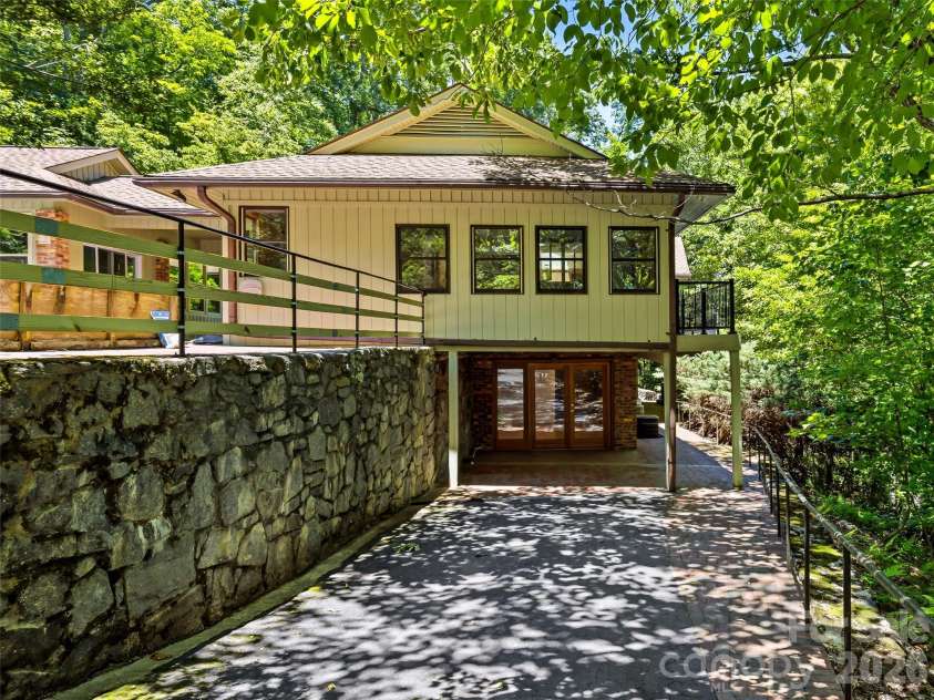 1430 Valmont Drive, Hendersonville, NC 28791.  MLS# CAR4390315, YatesRealty ID 30961. 