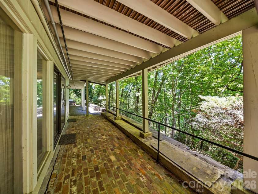 1430 Valmont Drive, Hendersonville, NC 28791.  MLS# CAR4390315, YatesRealty ID 30961. 