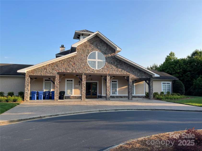 707 Five Leaf Lane, Waxhaw, NC 28173.  MLS# CAR4266012, YatesRealty ID 30963. Club House