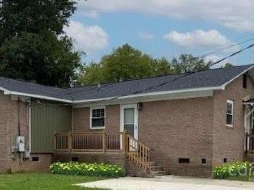 436 Clinton Avenue, Lancaster, SC 29720.  MLS# CAR4290400, YatesRealty ID 30965. 