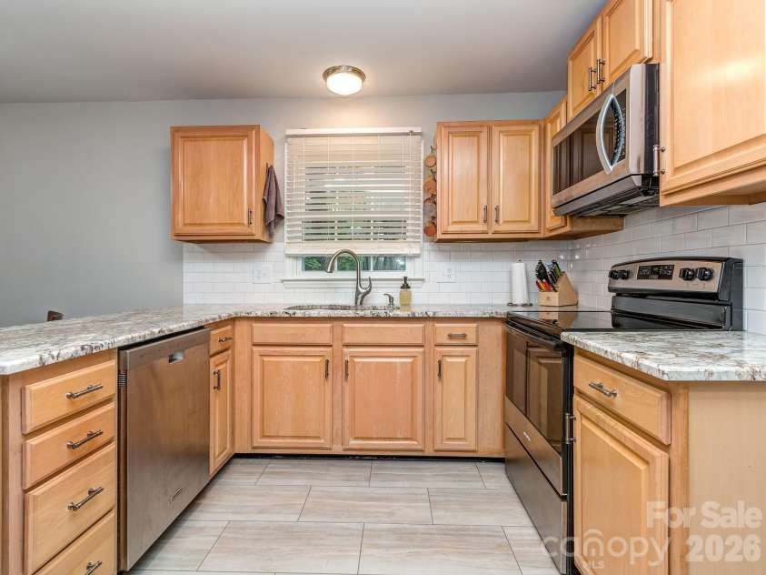 27043 Tidal Way, Fort Mill, SC 29708.  MLS# CAR4392019, YatesRealty ID 30966. 