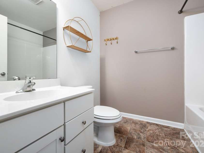 8 Ringed Teal Court, Arden, NC 28704.  MLS# CAR4289804, YatesRealty ID 30967. Full guest bathroom