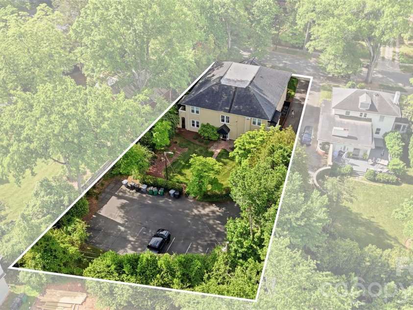 916 Bromley Road, Charlotte, NC 28207.  MLS# CAR4393414, YatesRealty ID 30968. 
