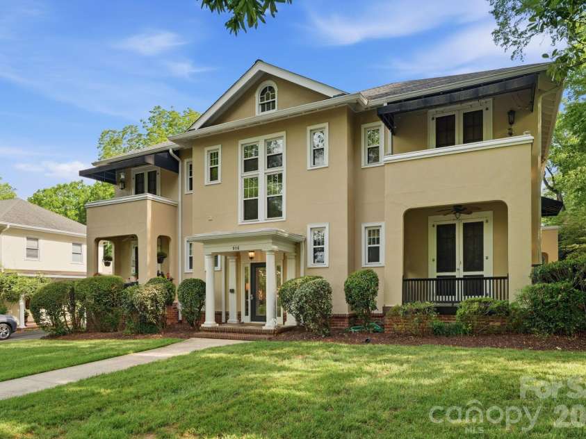 916 Bromley Road, Charlotte, NC 28207.  MLS# CAR4393414, YatesRealty ID 30968. 