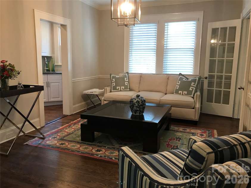 916 Bromley Road, Charlotte, NC 28207.  MLS# CAR4393414, YatesRealty ID 30968. 