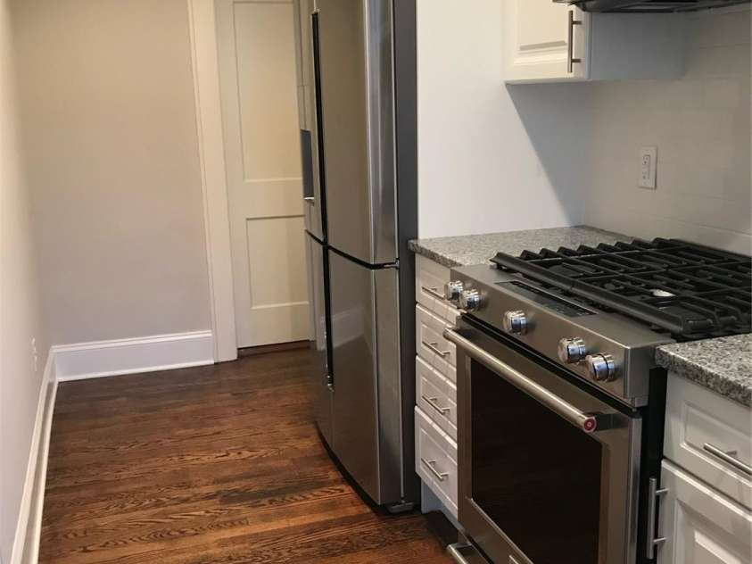 916 Bromley Road, Charlotte, NC 28207.  MLS# CAR4393414, YatesRealty ID 30968. 