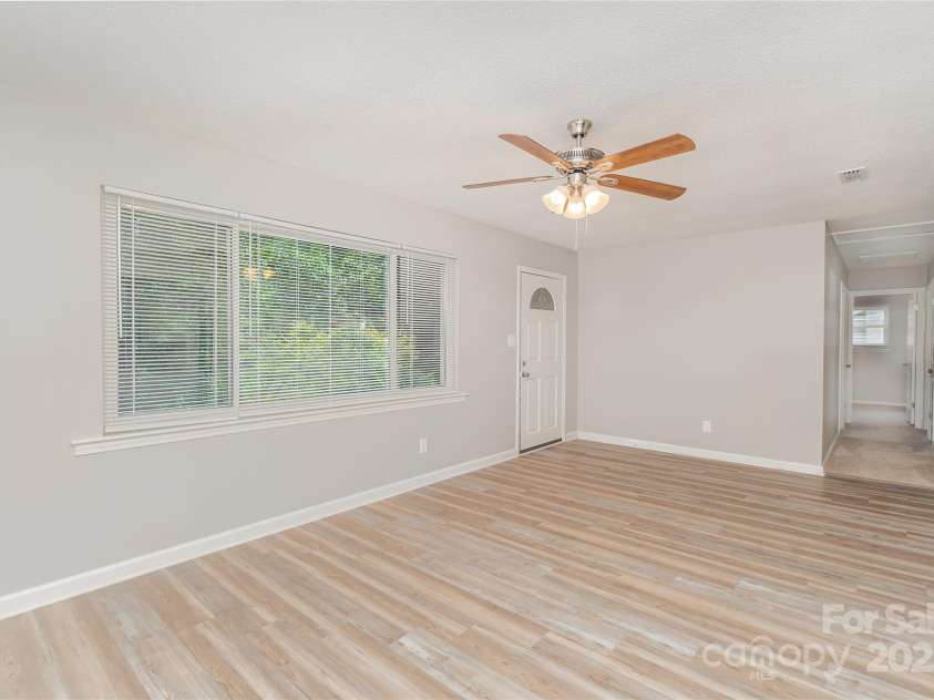 1041 Crowders Creek Road, Gastonia, NC 28052.  MLS# CAR4289688, YatesRealty ID 30969. 