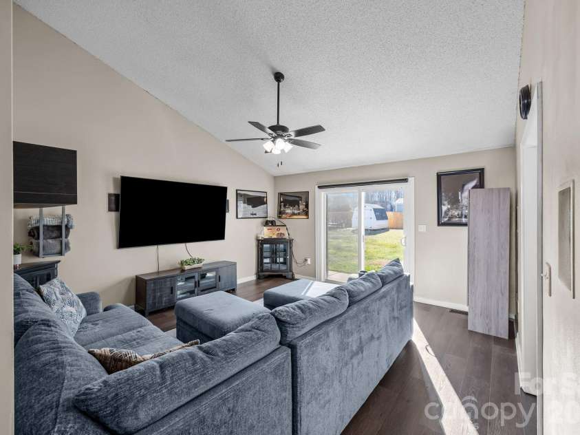 245 Castle Keep Road, Salisbury, NC 28146.  MLS# CAR4334404, YatesRealty ID 30969. 