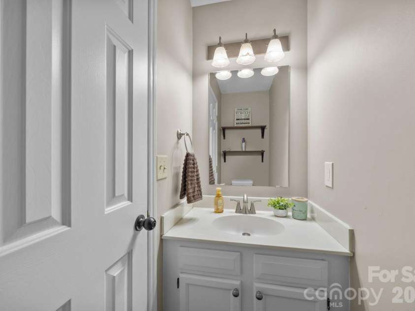 245 Castle Keep Road, Salisbury, NC 28146.  MLS# CAR4334404, YatesRealty ID 30969. 