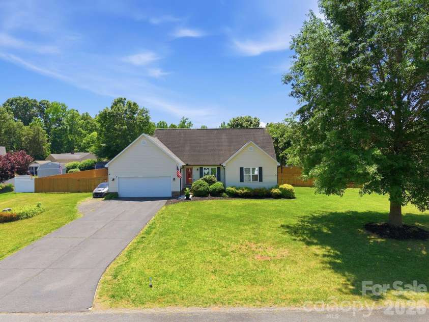 245 Castle Keep Road, Salisbury, NC 28146.  MLS# CAR4334404, YatesRealty ID 30969. 