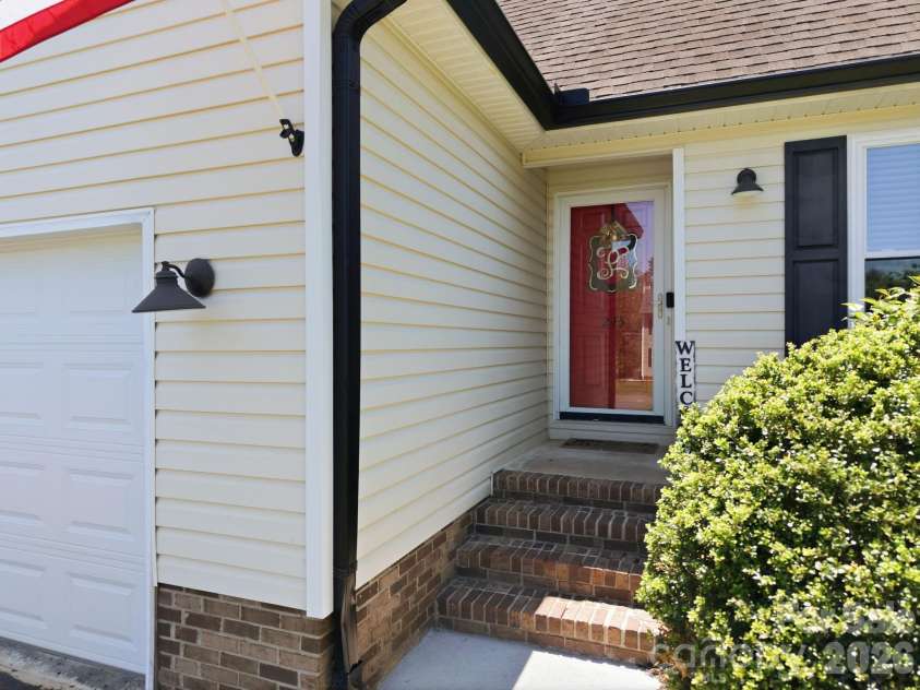245 Castle Keep Road, Salisbury, NC 28146.  MLS# CAR4334404, YatesRealty ID 30969. 