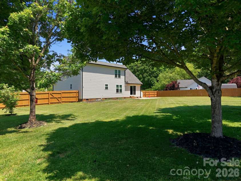 245 Castle Keep Road, Salisbury, NC 28146.  MLS# CAR4334404, YatesRealty ID 30969. 