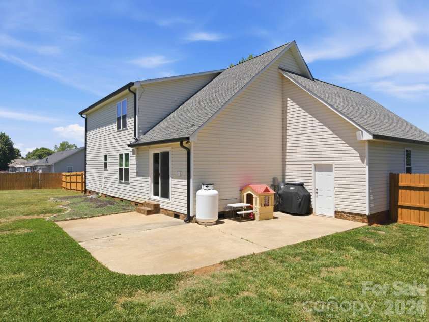 245 Castle Keep Road, Salisbury, NC 28146.  MLS# CAR4334404, YatesRealty ID 30969. 