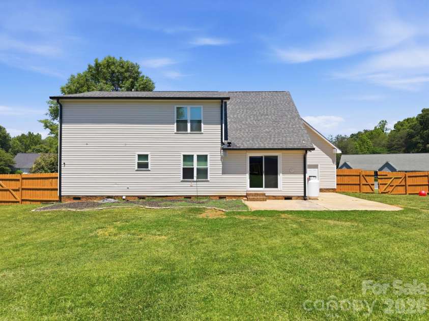245 Castle Keep Road, Salisbury, NC 28146.  MLS# CAR4334404, YatesRealty ID 30969. 