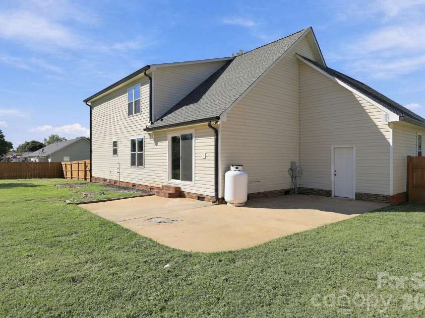 245 Castle Keep Road, Salisbury, NC 28146.  MLS# CAR4334404, YatesRealty ID 30969. 