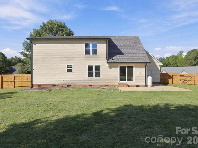 245 Castle Keep Road, Salisbury, NC 28146.  MLS# CAR4334404, YatesRealty ID 30969. 