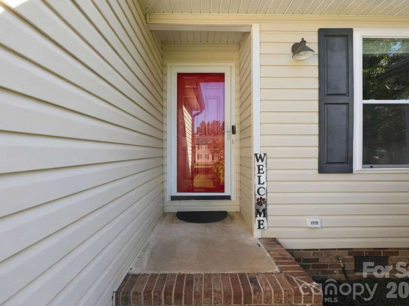 245 Castle Keep Road, Salisbury, NC 28146.  MLS# CAR4334404, YatesRealty ID 30969. 