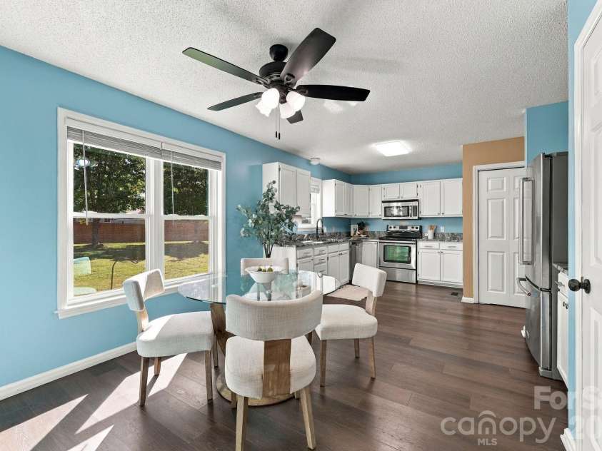 245 Castle Keep Road, Salisbury, NC 28146.  MLS# CAR4334404, YatesRealty ID 30969. Current Kitchen Paint Color