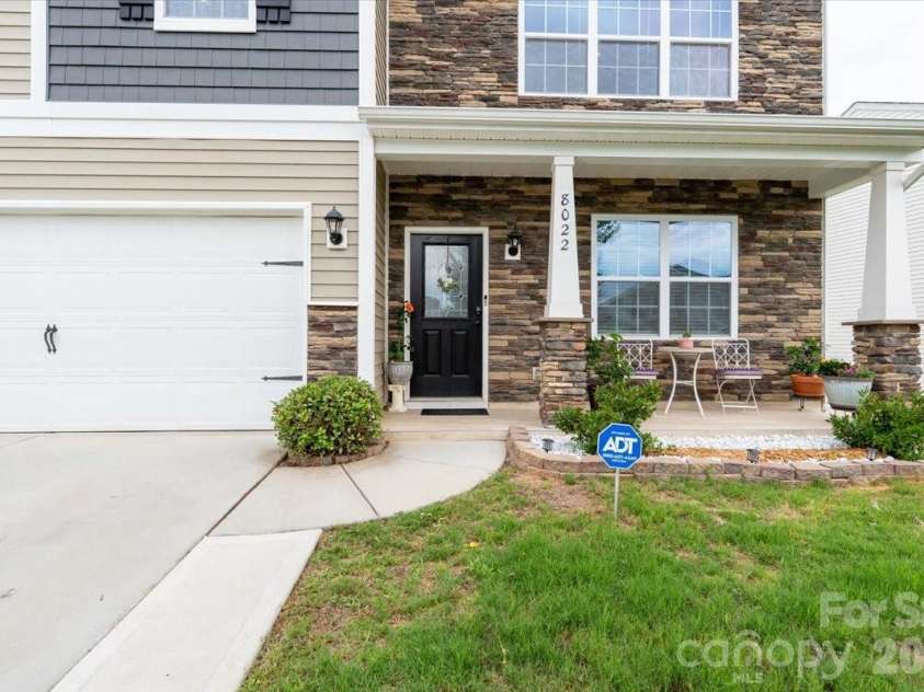 8022 Rowling Drive, Charlotte, NC 28215.  MLS# CAR4392277, YatesRealty ID 30970. 