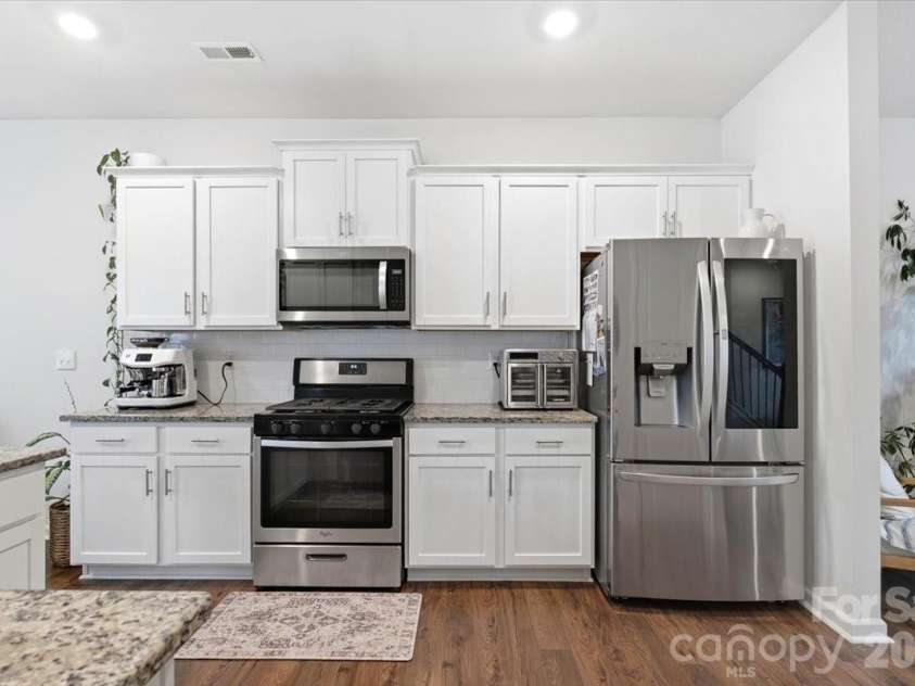 8022 Rowling Drive, Charlotte, NC 28215.  MLS# CAR4392277, YatesRealty ID 30970. 