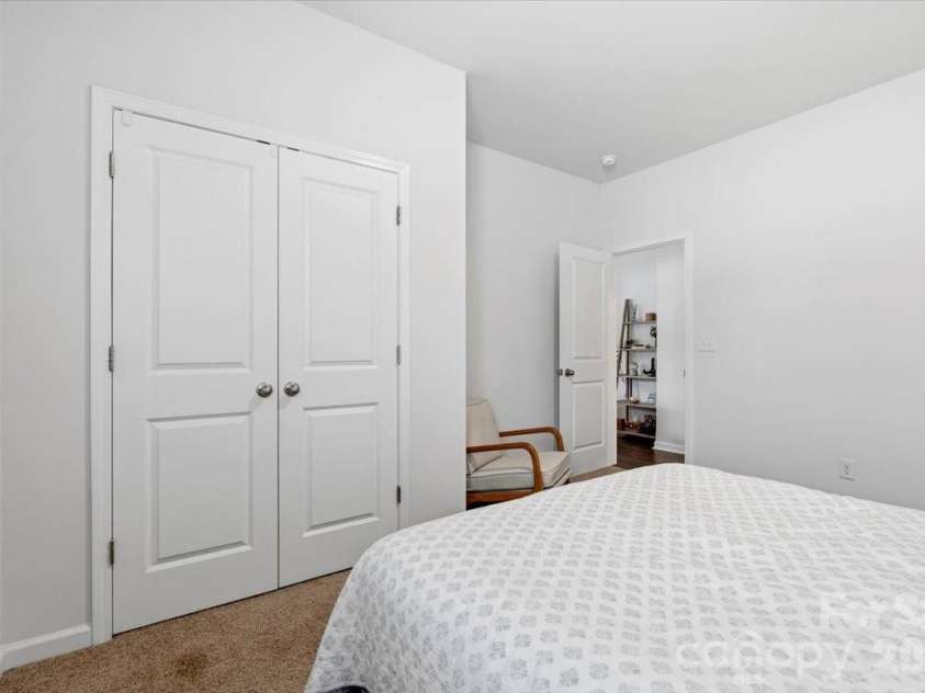 8022 Rowling Drive, Charlotte, NC 28215.  MLS# CAR4392277, YatesRealty ID 30970. 