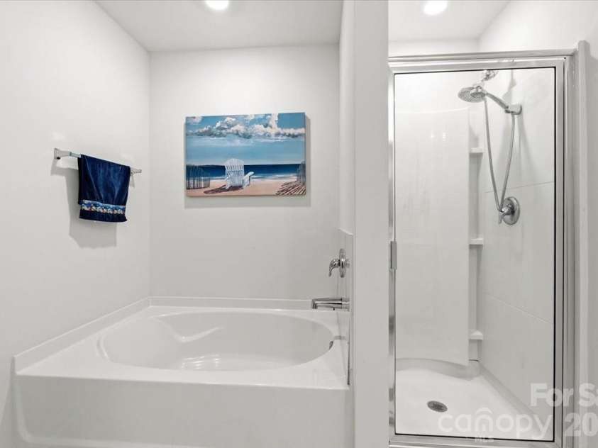 8022 Rowling Drive, Charlotte, NC 28215.  MLS# CAR4392277, YatesRealty ID 30970. 