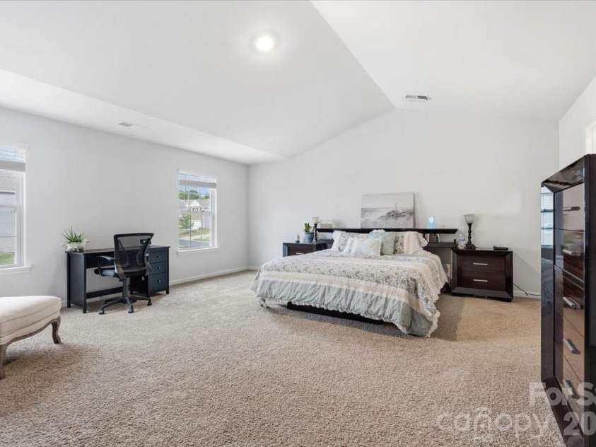 8022 Rowling Drive, Charlotte, NC 28215.  MLS# CAR4392277, YatesRealty ID 30970. 