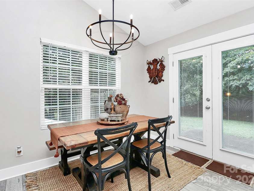 11609 Chadburn Lane, Charlotte, NC 28215.  MLS# CAR4285074, YatesRealty ID 30971. 