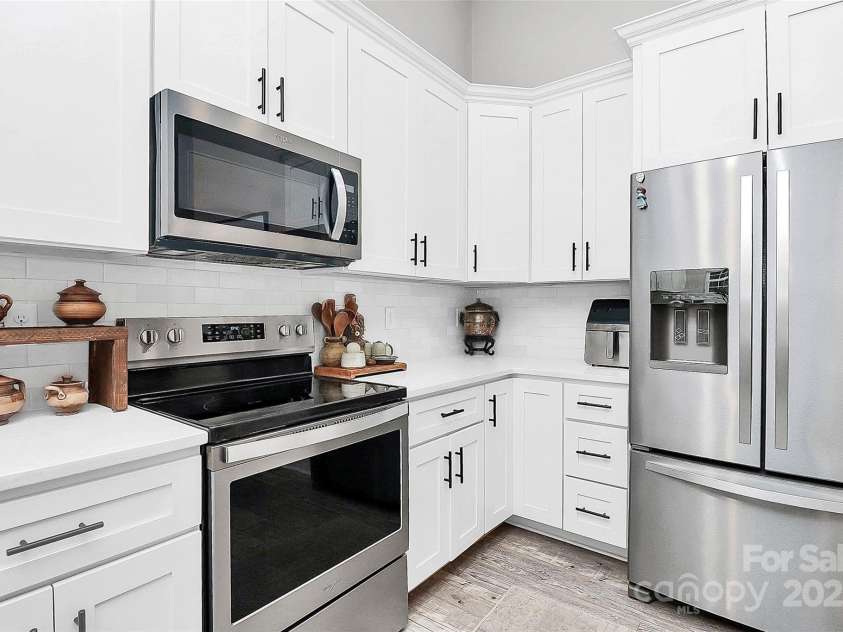 11609 Chadburn Lane, Charlotte, NC 28215.  MLS# CAR4285074, YatesRealty ID 30971. 