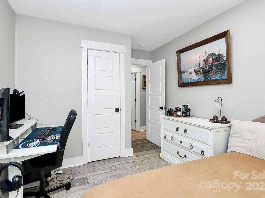 11609 Chadburn Lane, Charlotte, NC 28215.  MLS# CAR4285074, YatesRealty ID 30971. 