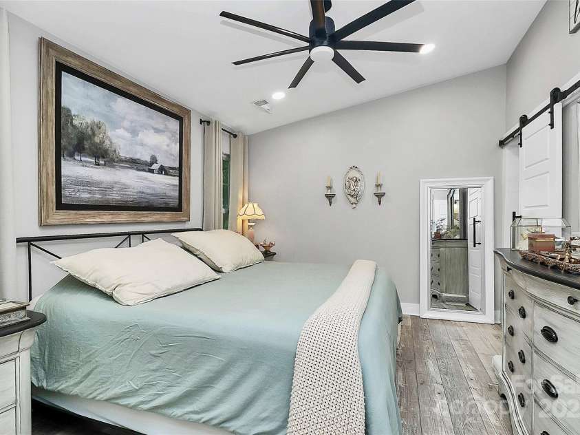 11609 Chadburn Lane, Charlotte, NC 28215.  MLS# CAR4285074, YatesRealty ID 30971. 