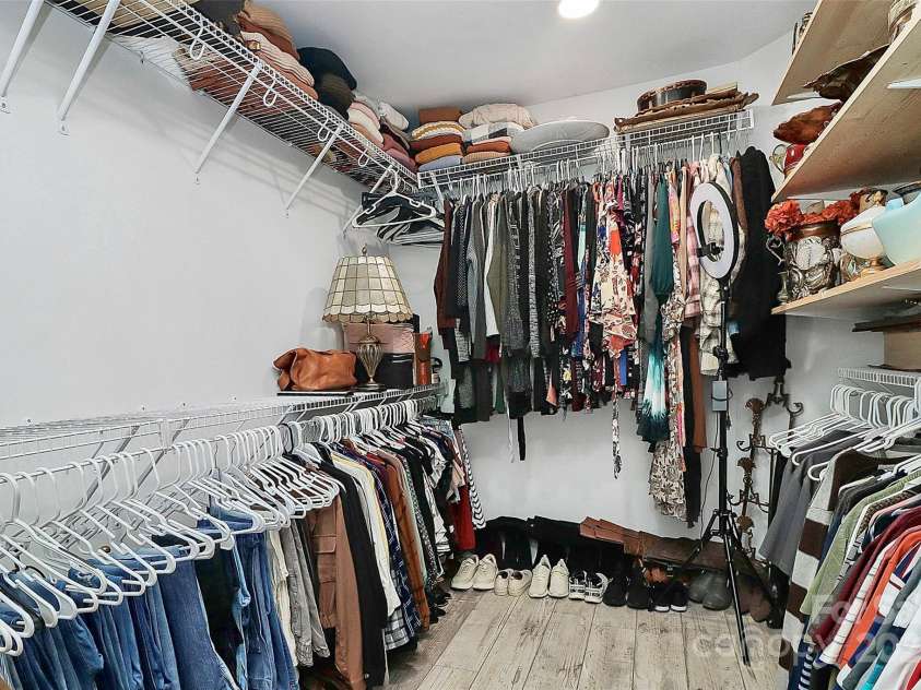 11609 Chadburn Lane, Charlotte, NC 28215.  MLS# CAR4285074, YatesRealty ID 30971. 