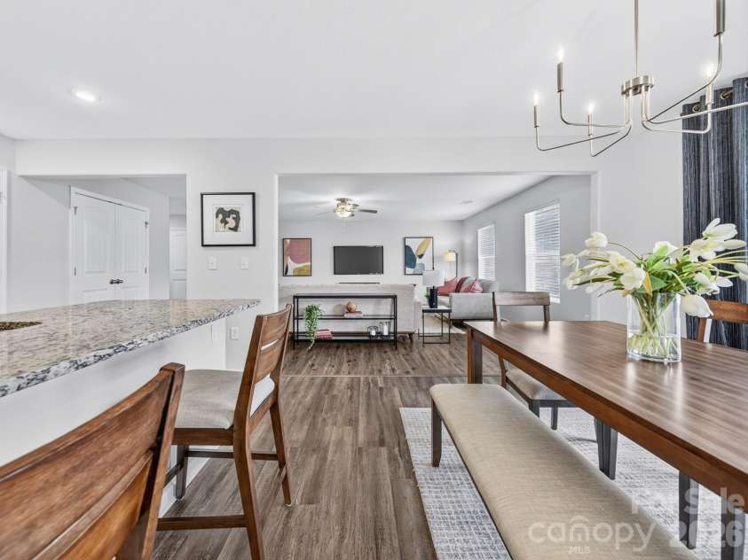 8128 Derby Woods Lane, Charlotte, NC 28214.  MLS# CAR4385212, YatesRealty ID 30971. Dining room