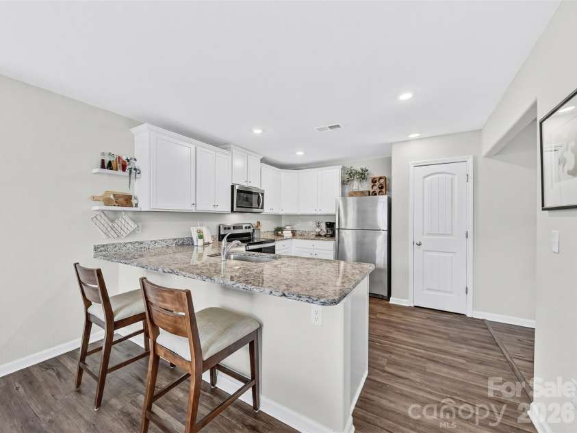 8128 Derby Woods Lane, Charlotte, NC 28214.  MLS# CAR4385212, YatesRealty ID 30971. Kitchen