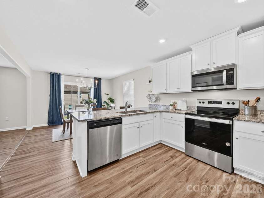 8128 Derby Woods Lane, Charlotte, NC 28214.  MLS# CAR4385212, YatesRealty ID 30971. Kitchen