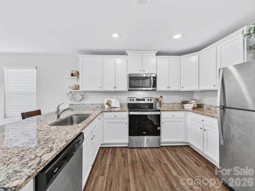 8128 Derby Woods Lane, Charlotte, NC 28214.  MLS# CAR4385212, YatesRealty ID 30971. Kitchen