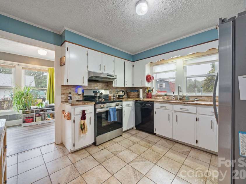 2409 US 70 Highway, Morganton, NC 28655.  MLS# CAR4392178, YatesRealty ID 30973. Kitchen