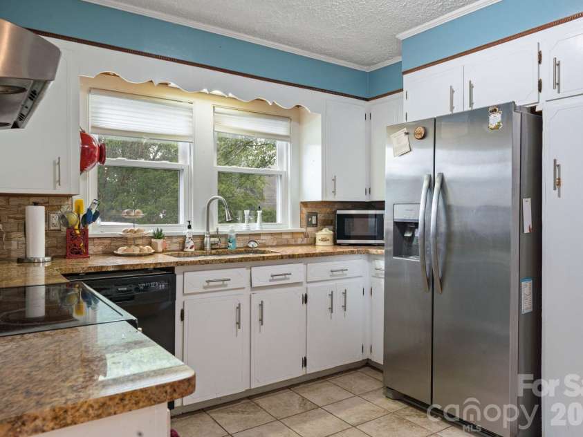 2409 US 70 Highway, Morganton, NC 28655.  MLS# CAR4392178, YatesRealty ID 30973. Kitchen